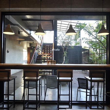 Bed and breakfast Zzziesta Chiang Mai Extérieur photo