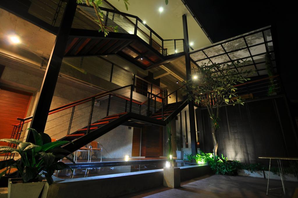 Bed and breakfast Zzziesta Chiang Mai Extérieur photo