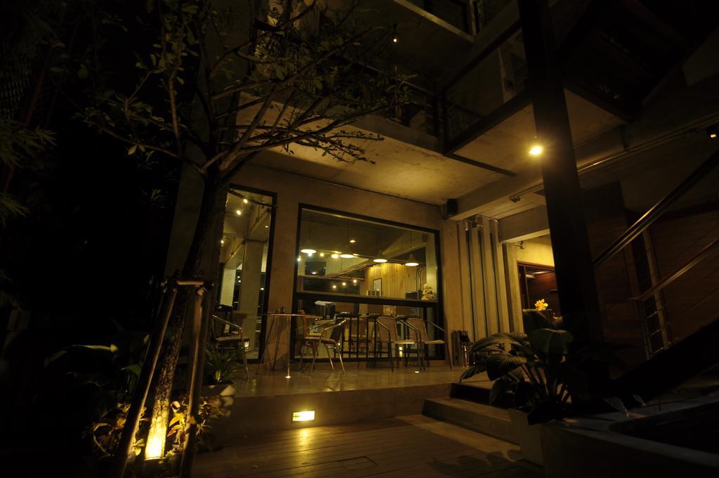 Bed and breakfast Zzziesta Chiang Mai Extérieur photo