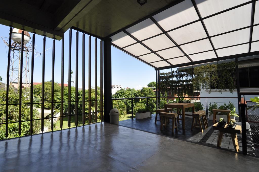 Bed and breakfast Zzziesta Chiang Mai Extérieur photo