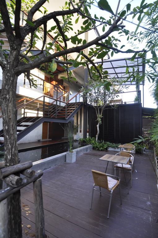Bed and breakfast Zzziesta Chiang Mai Extérieur photo